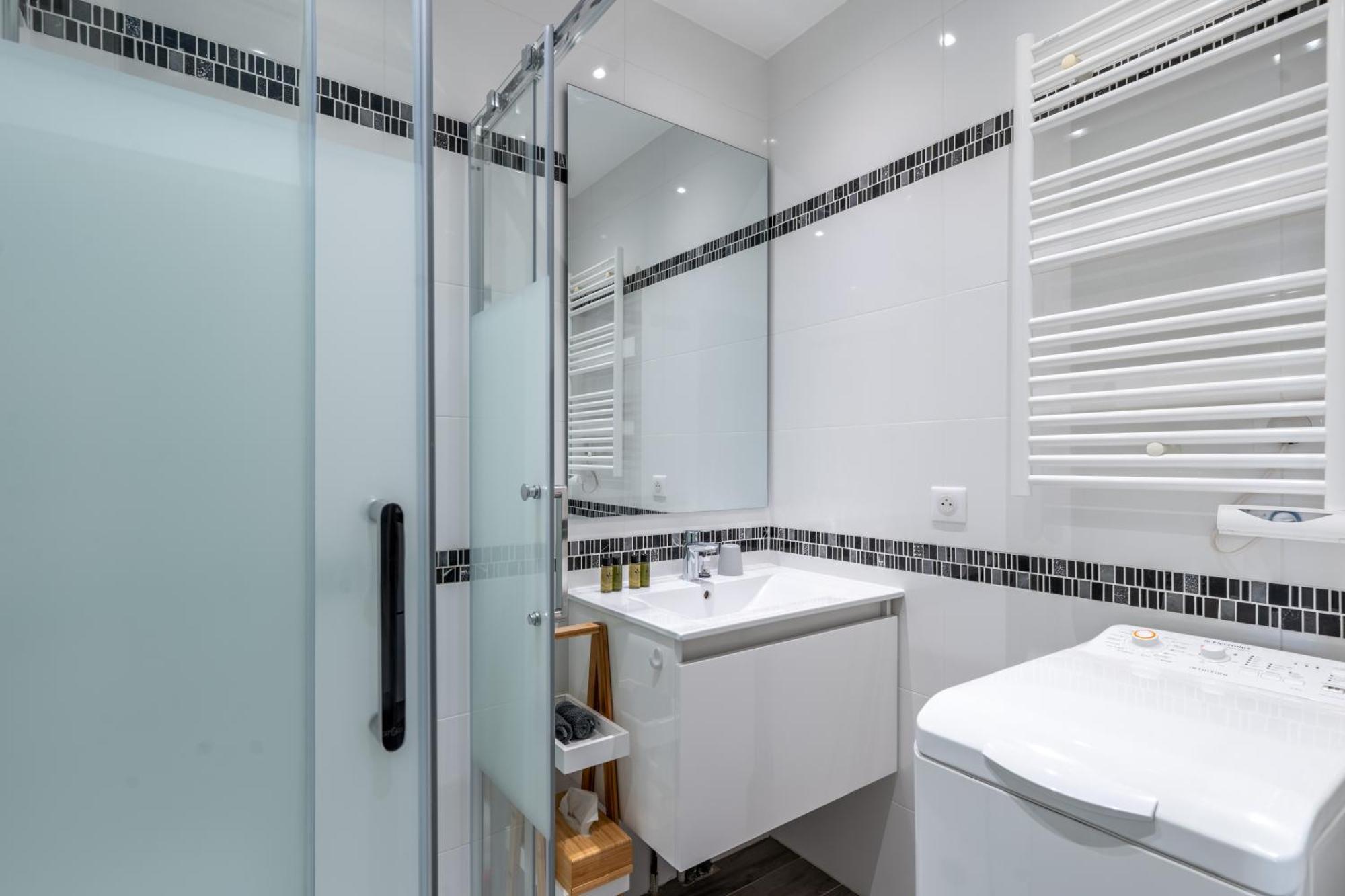 Fabuleux Appartement 2 Personnes Au Coeur De Menton, Climatise Et Proche Gares Routiere Et Sncf Exterior foto
