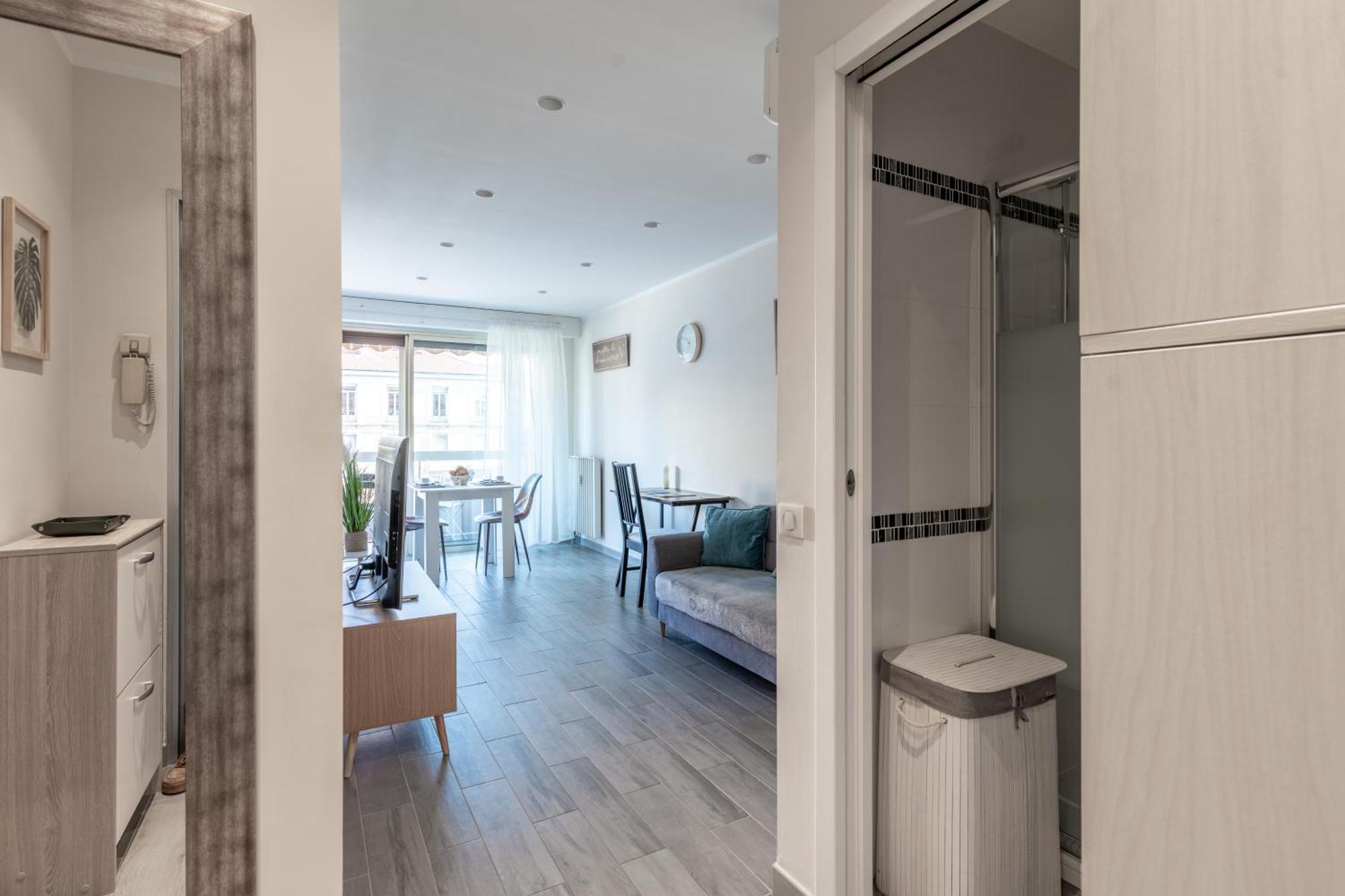 Fabuleux Appartement 2 Personnes Au Coeur De Menton, Climatise Et Proche Gares Routiere Et Sncf Exterior foto