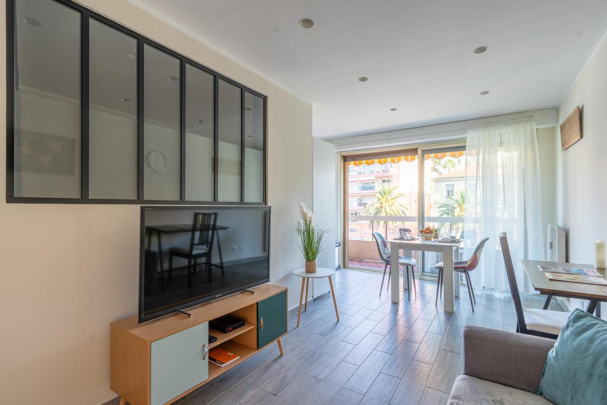 Fabuleux Appartement 2 Personnes Au Coeur De Menton, Climatise Et Proche Gares Routiere Et Sncf Exterior foto
